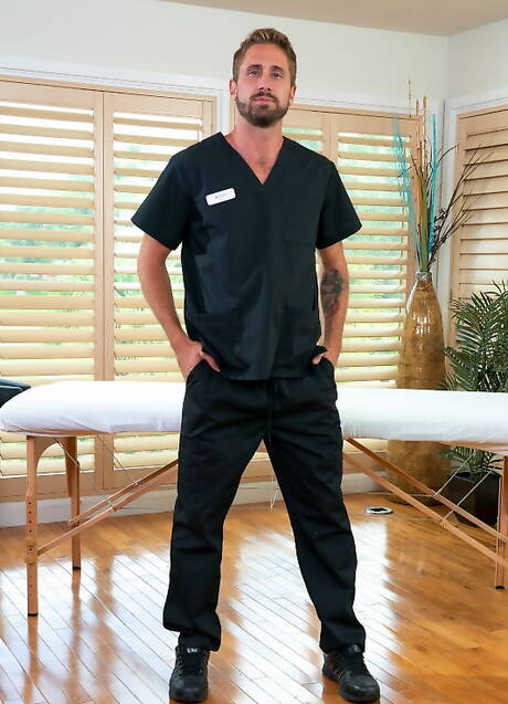 Horny friends Daizy Cooper, Kaleb Stryker and Wesley Woods have a threesome bi pleasure