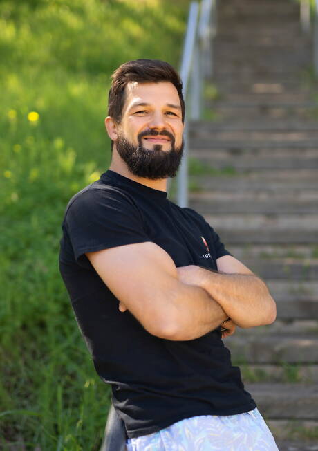 Hot american guys beefy Brysen and otter Griffin Barrows have a good sex outdoor