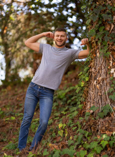 American muscular Johnny Donovan and  Devy have a good anal sex outdoor