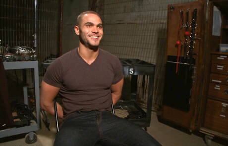 American muscular Brock Avery likes to be roped