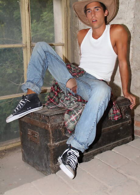 Nasty boys Jack Cameron, Nicolas Cruz and Nick Roth in hot groupsex