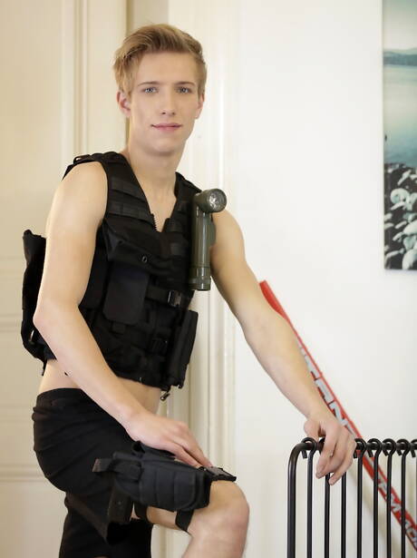 Shameless boys Andy Fisher, Erik Franke and Sven Laarson have 3some anal sex