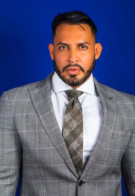 Attractive dude Malek Tobias and hot guy Viktor Rom in hot ass bang