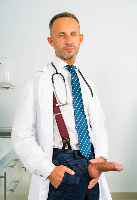 Beefy Manuel Reyes and tough guy Vadim Romanov sucking and fucking each other