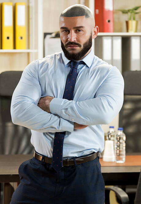 French bodybuilder Francois Sagat and norwegian strongman Tyler Berg have a hot couple scene