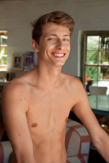 Czech stars husky guy Jon Kael and young Christopher Caan in dick sucking scene