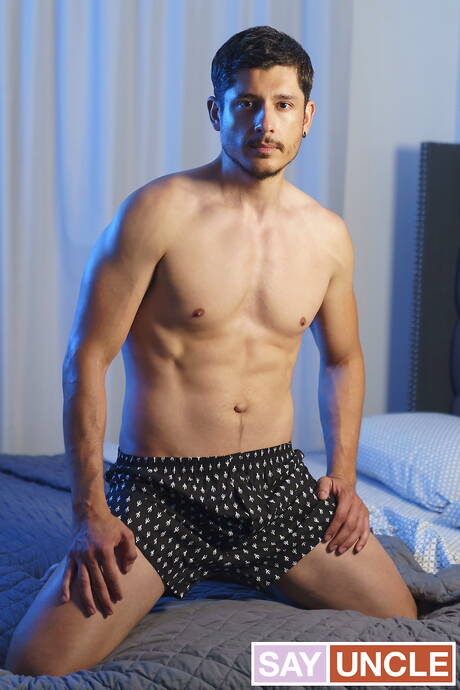 Costa rican muscular Alex Montenegro and latin hunk Rocky Vallarta banged each other