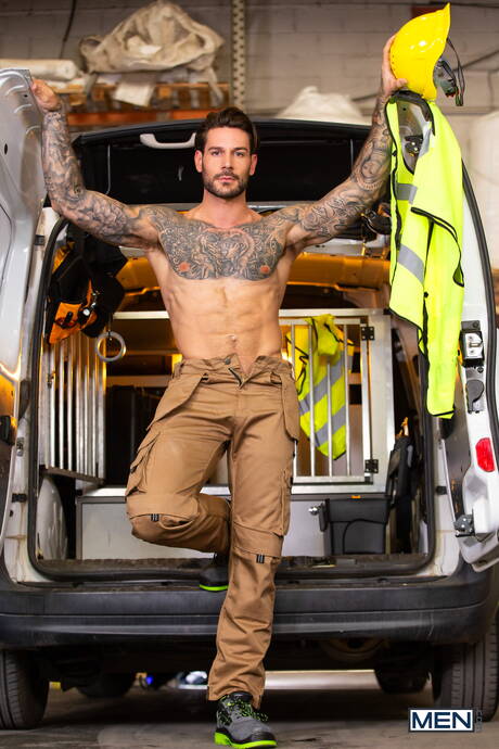 Latin husky guy Pol Prince and american bodybuilder Papi Kocic fuck ass after blowjob