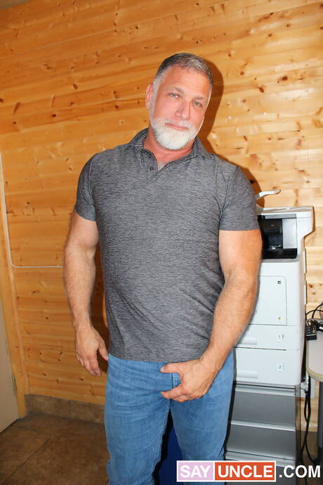 Nasty buddies Jaxon Valor, Keith Foxxx and Rick Kelson in hot 3some anal sex