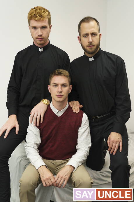 Sexy guys Joel Someone, Zak Bishop and Dacotah Red in hard threesome sex