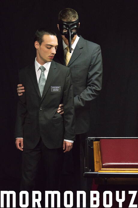 Beefcake Elder Ormonde and american husky guy Myles Landon masturbating with dildo