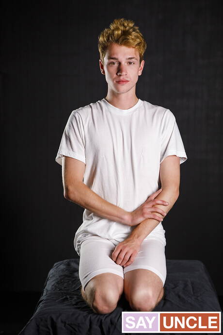 Canadian hot twink Jake Hill and canadian tough guy Beau Reed make a love