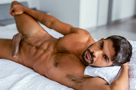 Beefcake Gael and strongman Yuri Oberon fuck after dick sucking