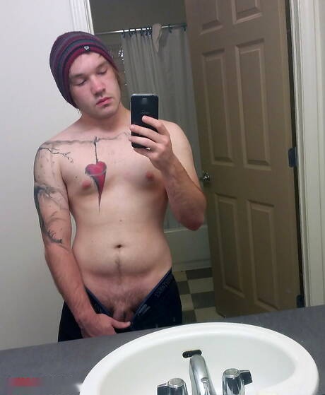 Naked Gay Selfie Pics