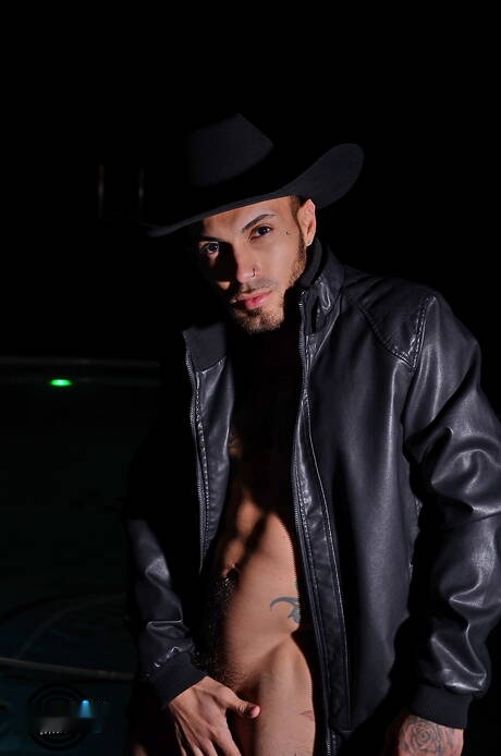 Hunk Boi Chino and latin tough guy Matthew Grande posing nude outdoor