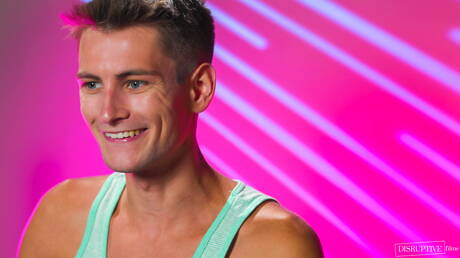 American hot twink Trevor Harris and hunky guy Ian Holms fuck after dick sucking