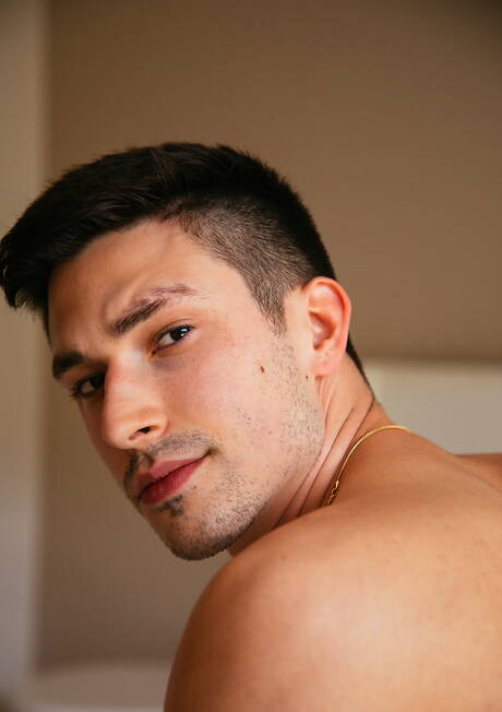 Hot american boys beefy Kane Fox and pretty boy Tannor Reed in hard anal sex in shower