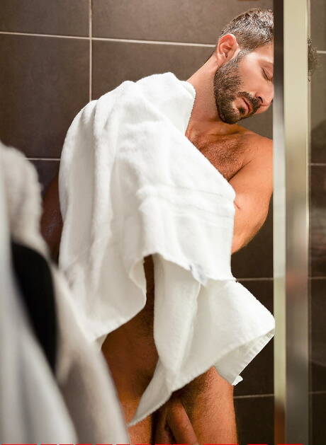 Canadian beautiful boy Peter Pounder and american hairy stud Tucker Barrett have a hot sex