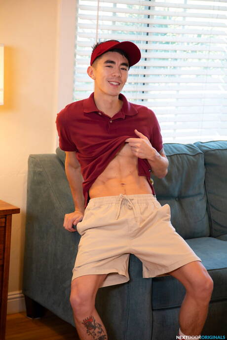 Nice american boys strongman Justin Matthews and beautiful boy Cody Seiya in hot homosexual scene