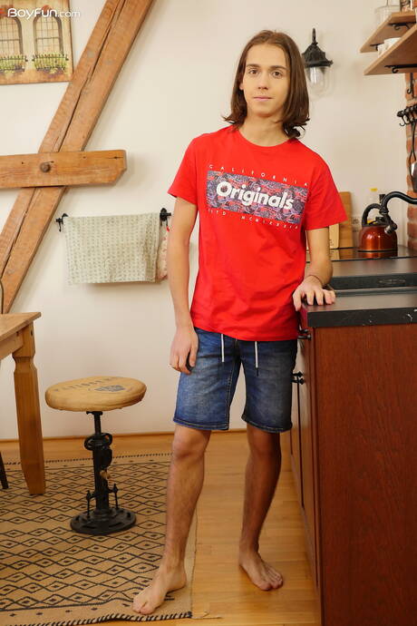 Pretty boy Jake Olsen jack off his dick