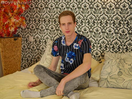 Young dude Mike Branco shows a perfect body