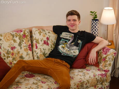 Czech pretty twink boy Josh get naked and showing hot butt