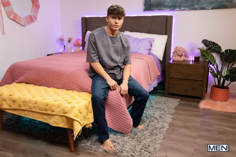 Pretty american guys hot twink Drake Von and young dude Sam Ledger get naked and showing tight butt