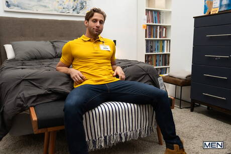 Hot american guys strong bull Dom King and hunk Sumner Blayne shows a muscle body